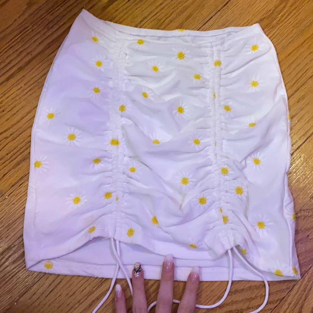 Princess Polly daisy skirt white beautiful